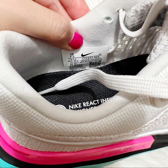 ✨Sold✨Nike • React Infinity Run Flyknit 2 - Picture 12 of 12